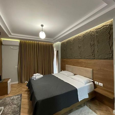 Your Apart Hotel Тирана Екстер'єр фото