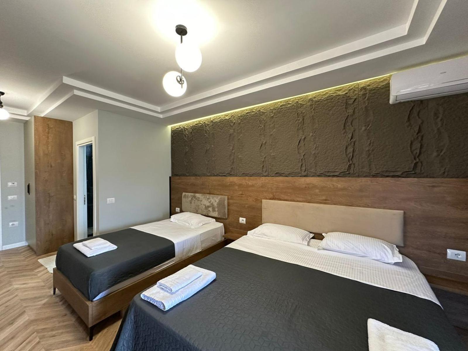 Your Apart Hotel Тирана Екстер'єр фото