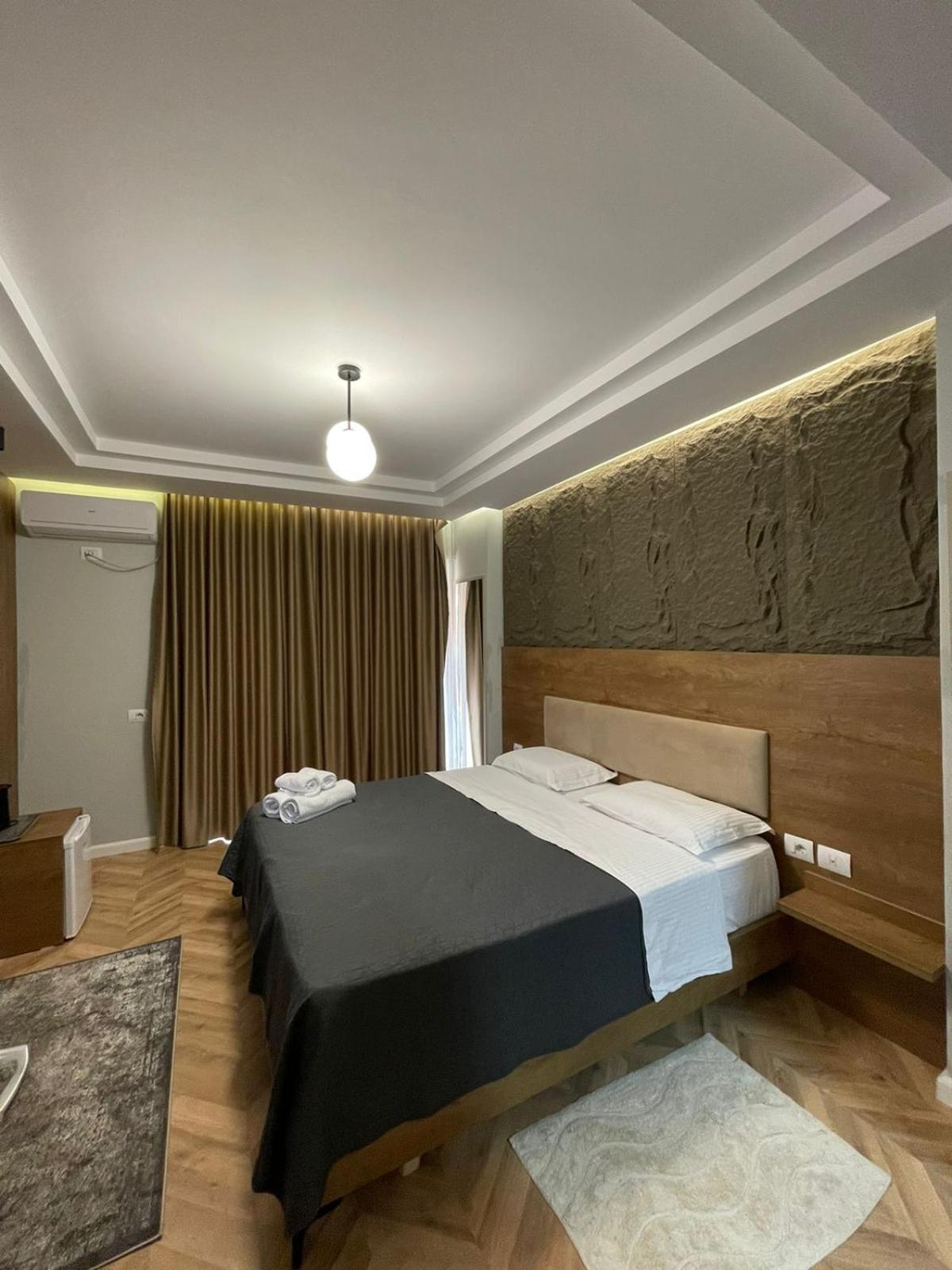 Your Apart Hotel Тирана Екстер'єр фото