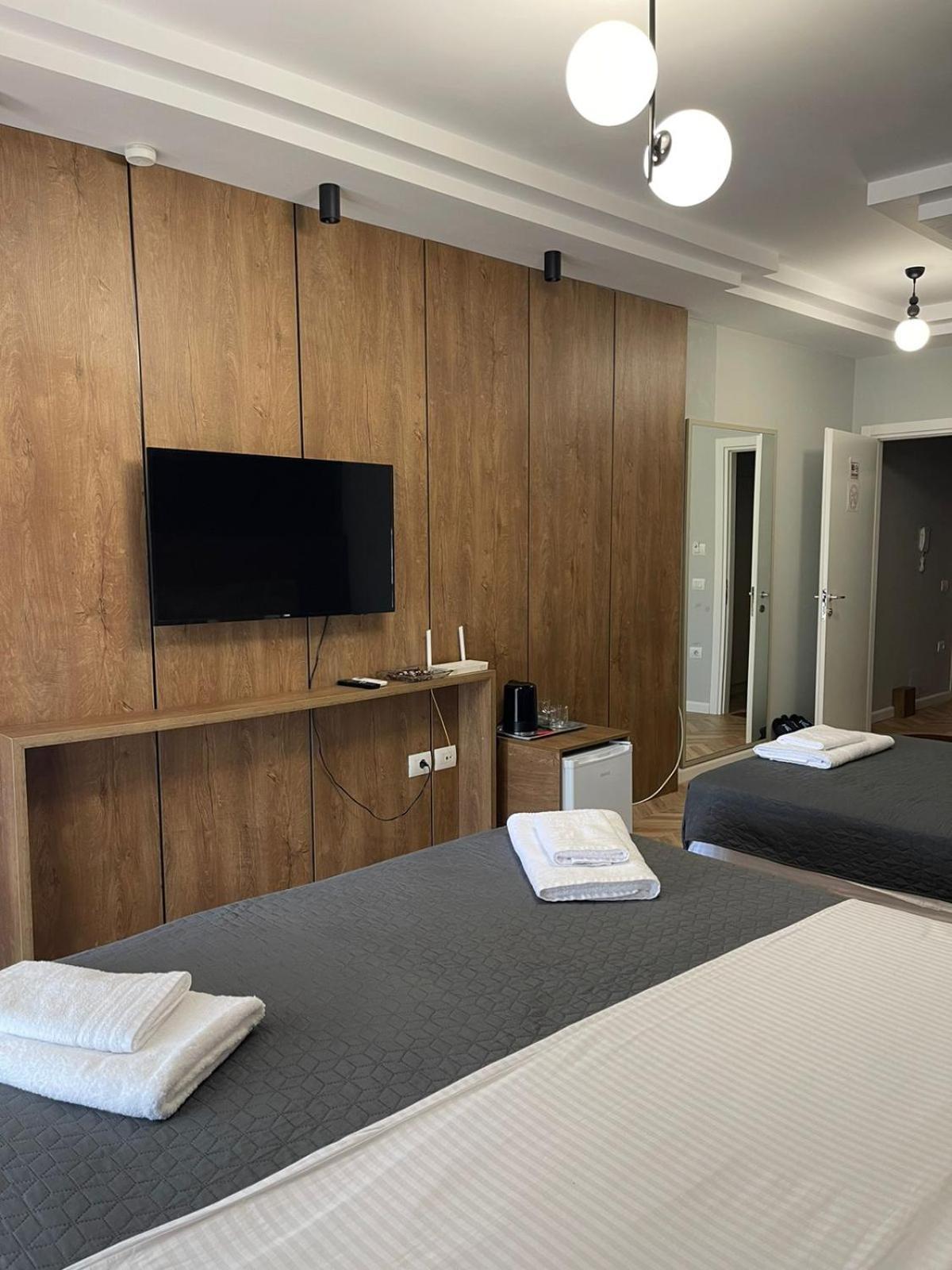 Your Apart Hotel Тирана Екстер'єр фото