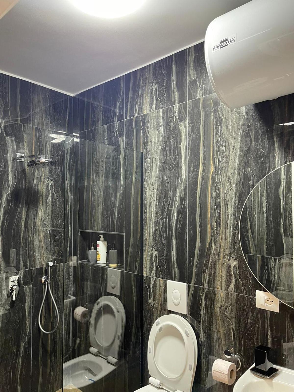 Your Apart Hotel Тирана Екстер'єр фото